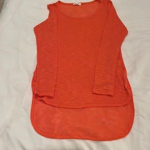 New Without Tag Fiancée Lightweight Hi-Low Coral sweater, Size M